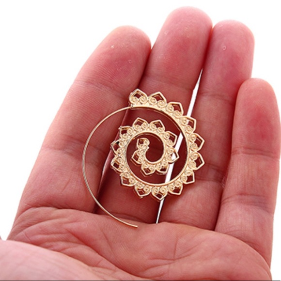 NEW IN! 🌼 Summer Spiral Hoops - Picture 3 of 3